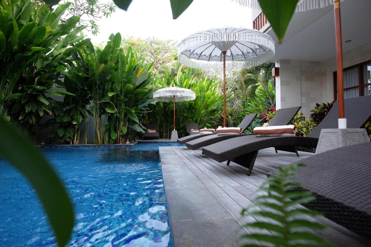 Wisma tamu Kayu Sugih Palace