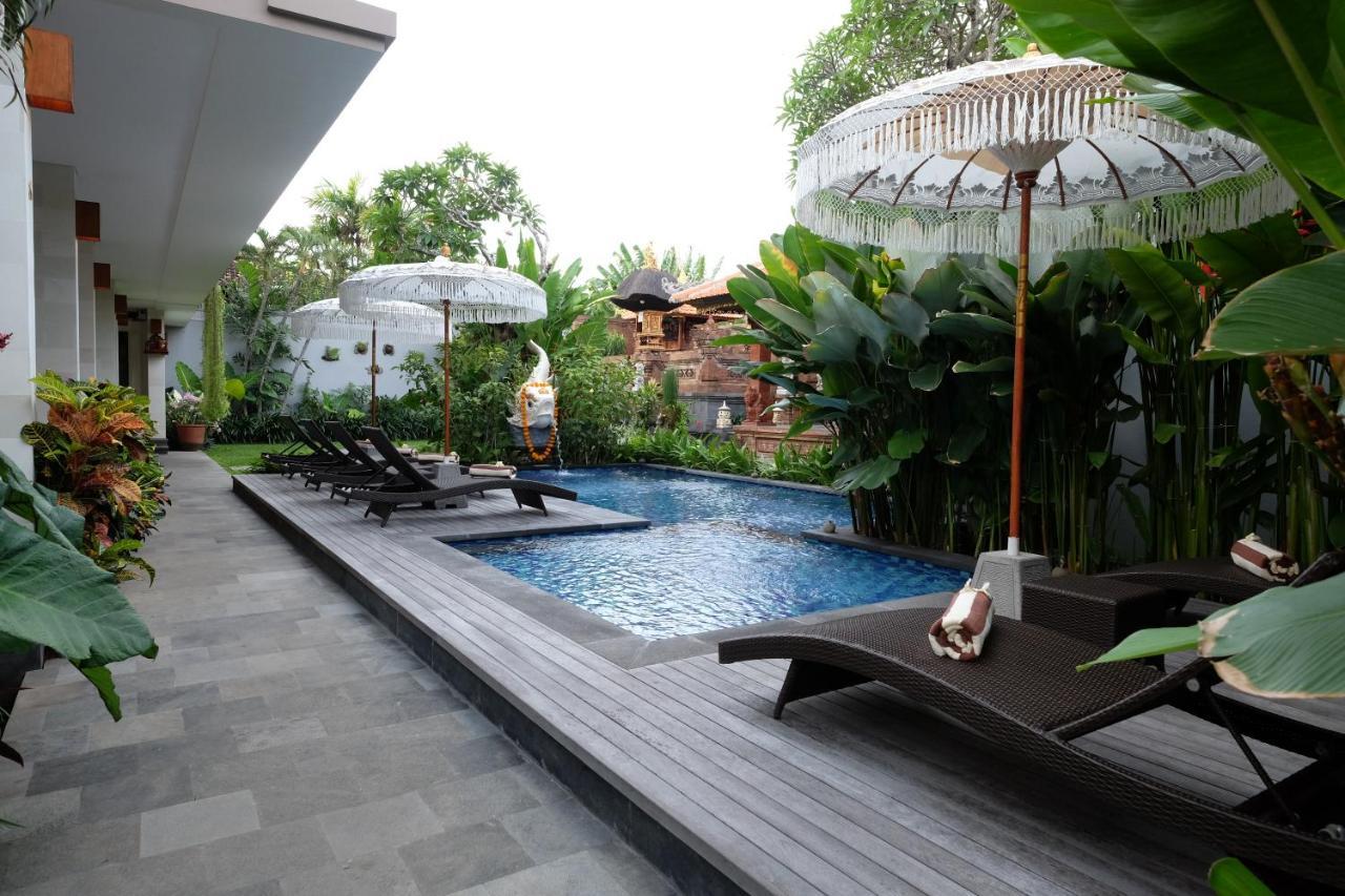 Wisma tamu Kayu Sugih Palace